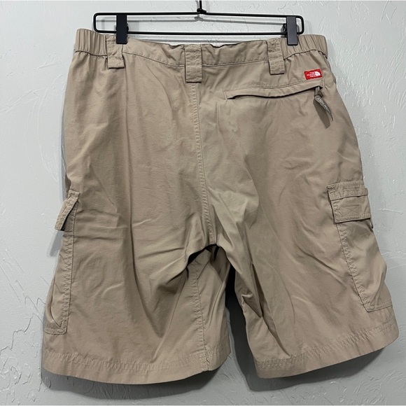Men’s North Face Tan Hiking Shorts Size large  Cargo Utility nylon - Picture 13 of 13